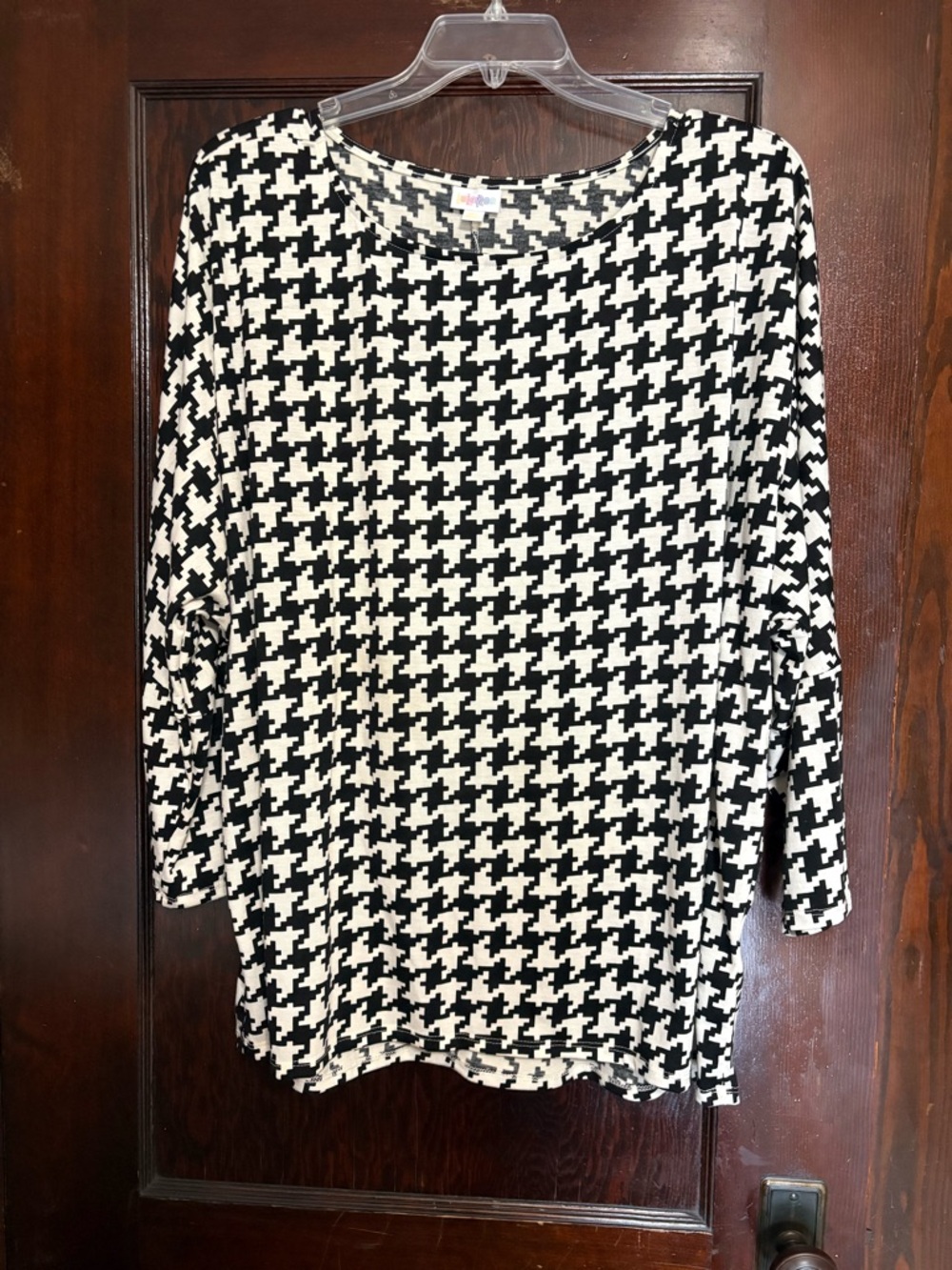 LuLaRoe Black & White Houndstooth Long Sleeve Tee